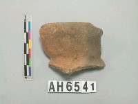 藏品(褐色夾砂陶口緣)的圖片